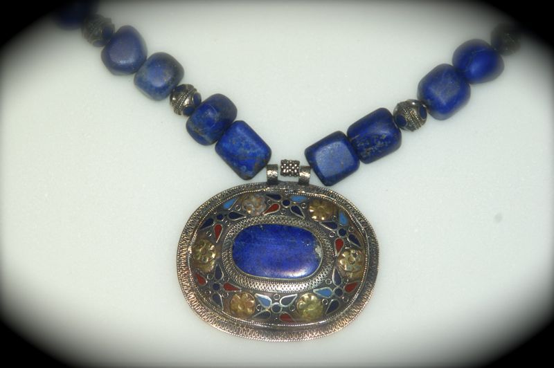 collana pietra dura blu